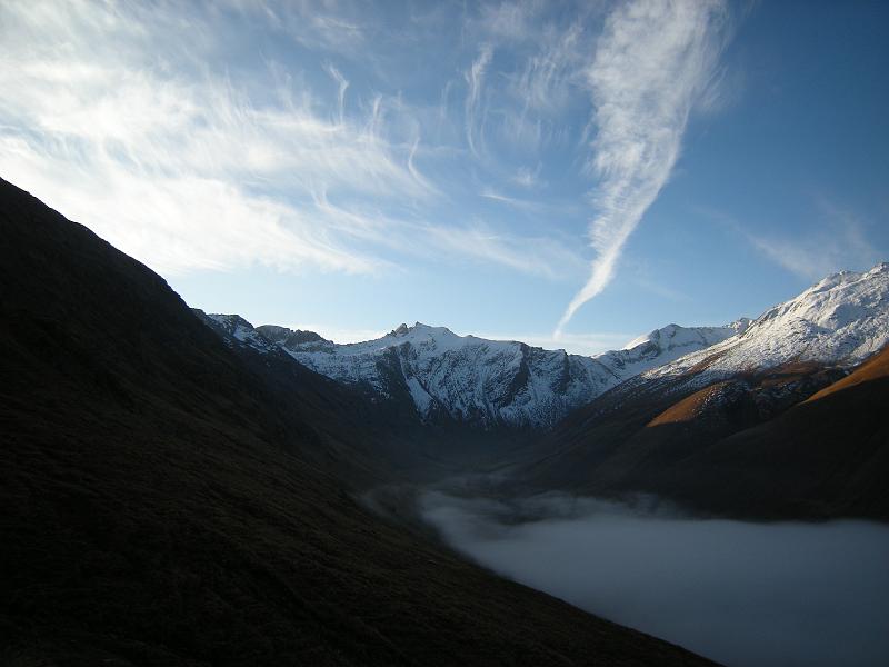 20081025_mazzaspitz 003.jpg - Der Nebel drückt bis ins hinterste Avers
